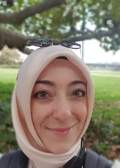 Zehra Er&scedil;ahin, <span class="de">Vizepr&auml;sidentin</span> <span class="en">Vice President</span>